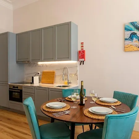 Apartment Lovelystay - 2br Flat With Ac In Duque De Loule *