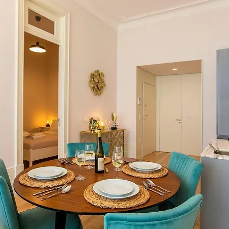 Lovelystay - 2br Flat With Ac In Duque De Loule Porto