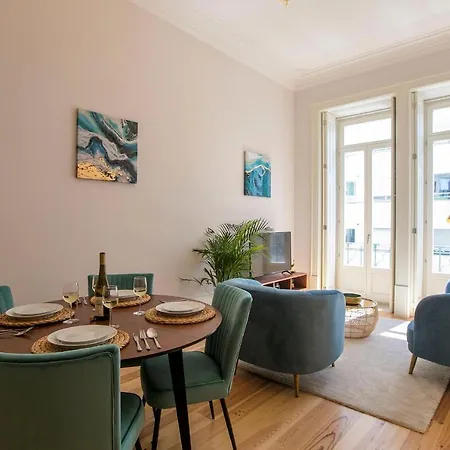 Lovelystay - 2br Flat With Ac In Duque De Loule Apartment Porto