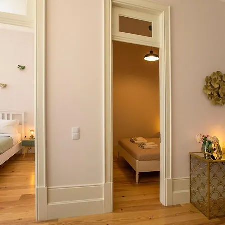 Apartment Lovelystay - 2br Flat With Ac In Duque De Loule Porto